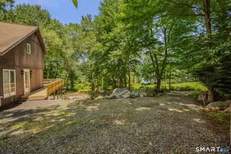 13 Mill Road Essex CT 06426