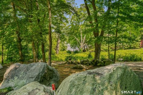 13 Mill Road Essex CT 06426