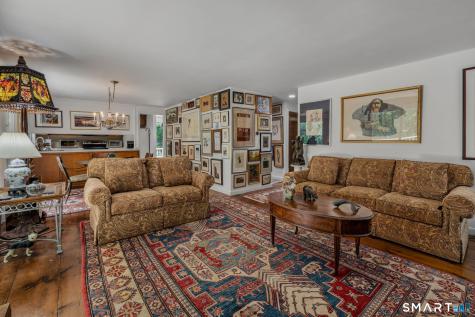 13 Mill Road Essex CT 06426