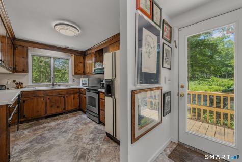 13 Mill Road Essex CT 06426