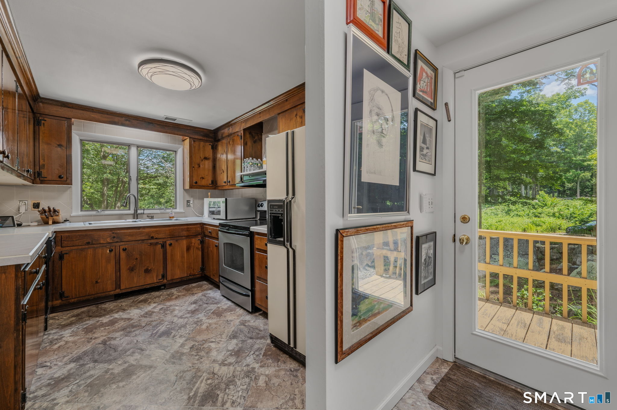 13 Mill Road Essex CT 06426