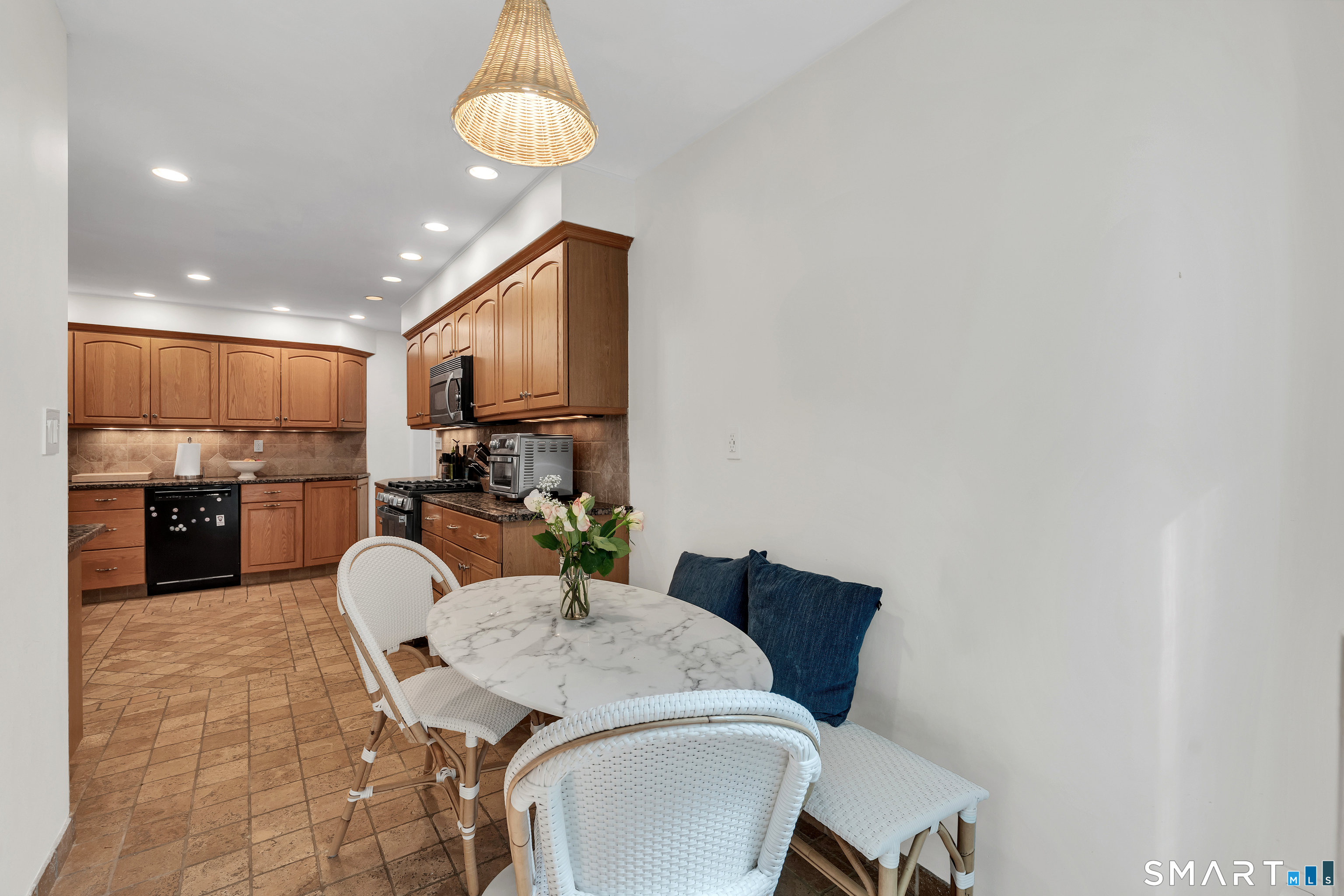 62 Edgewood Way New Haven CT 06515