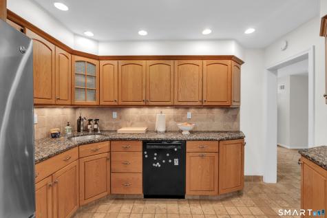 62 Edgewood Way New Haven CT 06515