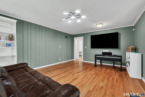 62 Edgewood Way New Haven CT 06515