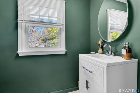 62 Edgewood Way New Haven CT 06515