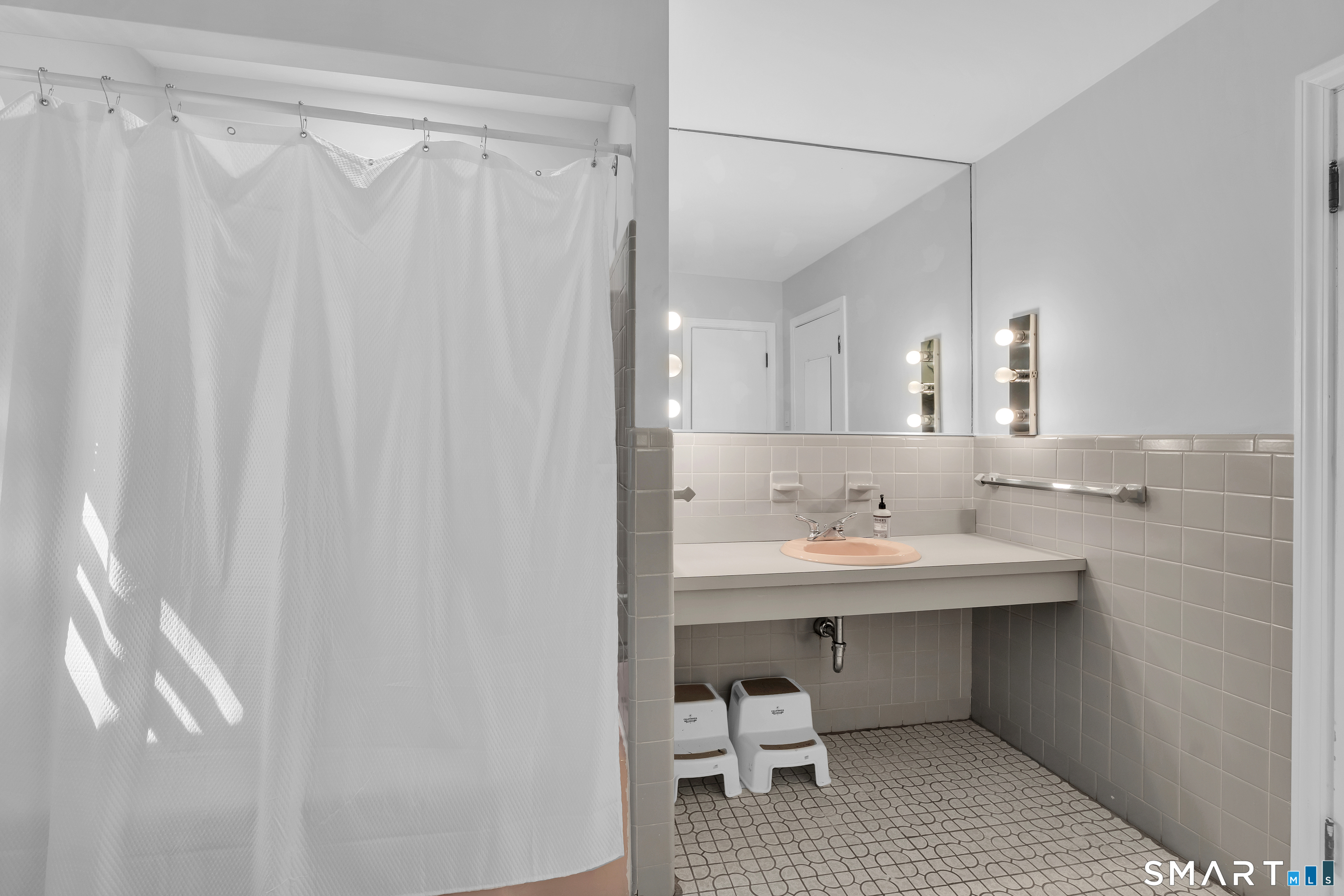 62 Edgewood Way New Haven CT 06515