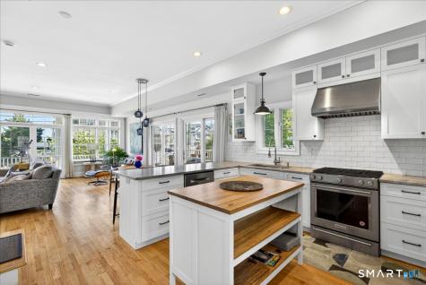 284 Shore Drive Branford CT 06405