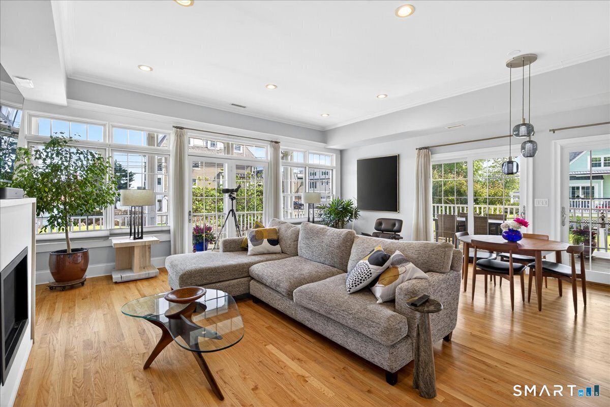 284 Shore Drive Branford CT 06405