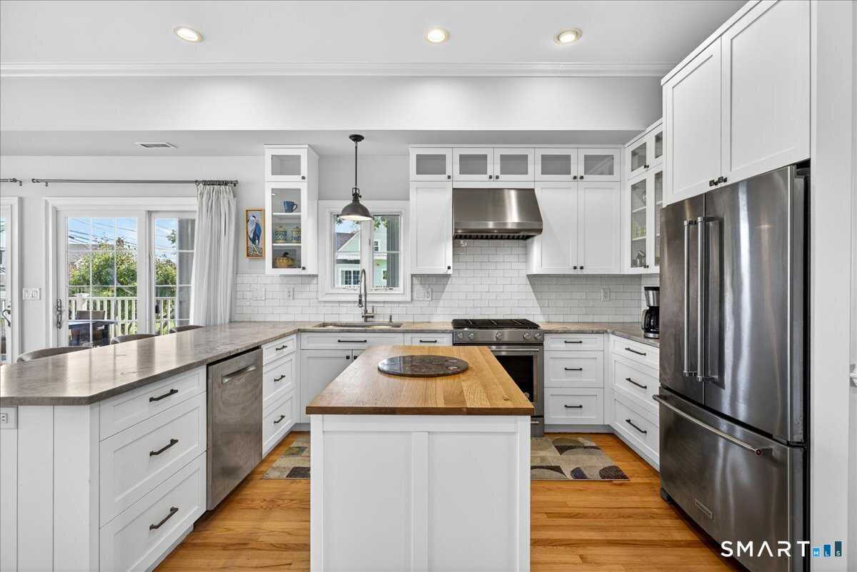 284 Shore Drive Branford CT 06405