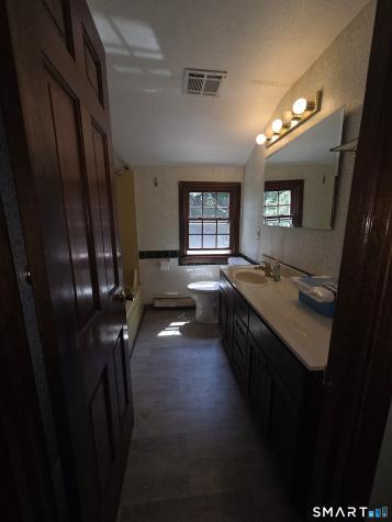 1 Deerfield Lane Ellington CT 06029