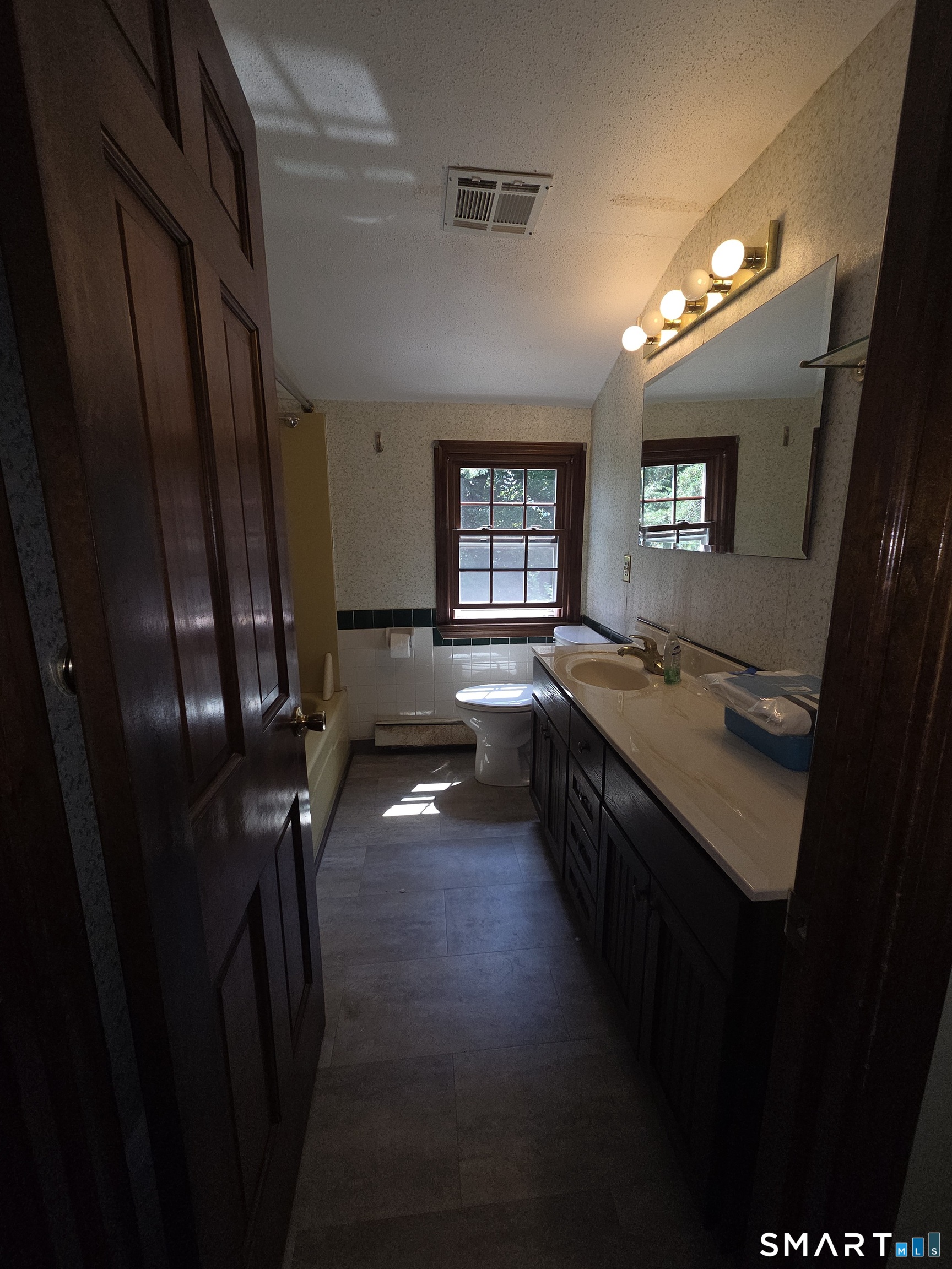 1 Deerfield Lane Ellington CT 06029