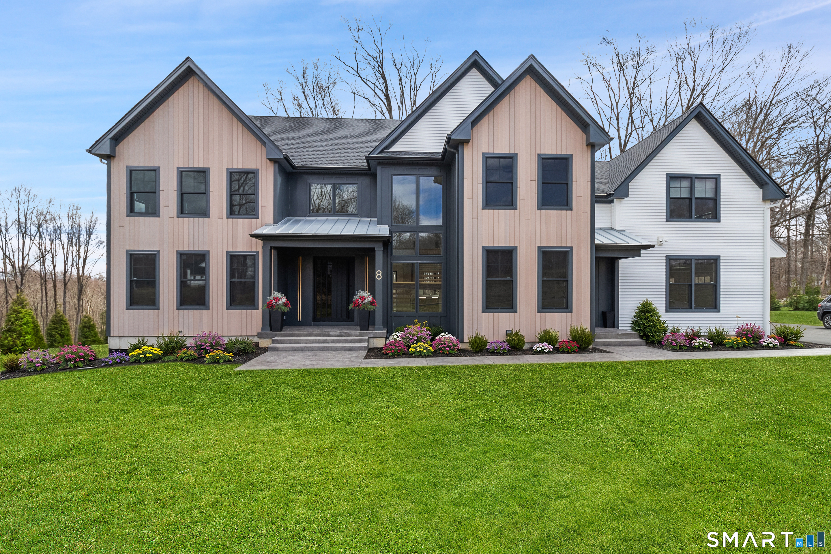 8 Holly Lane Newtown CT 06482