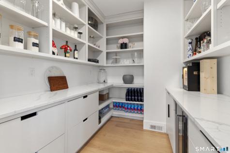 8 Holly Lane Newtown CT 06482