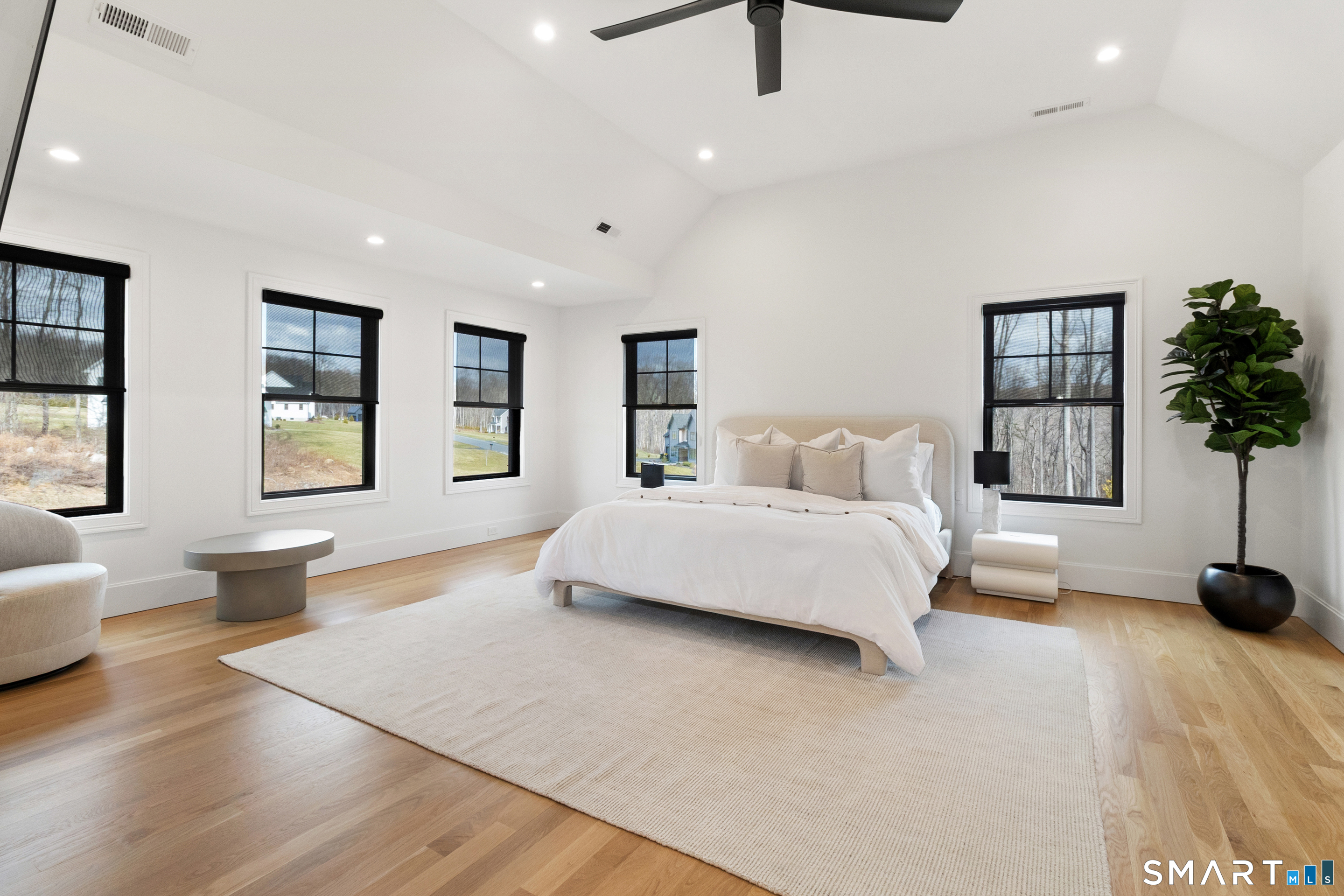 8 Holly Lane Newtown CT 06482