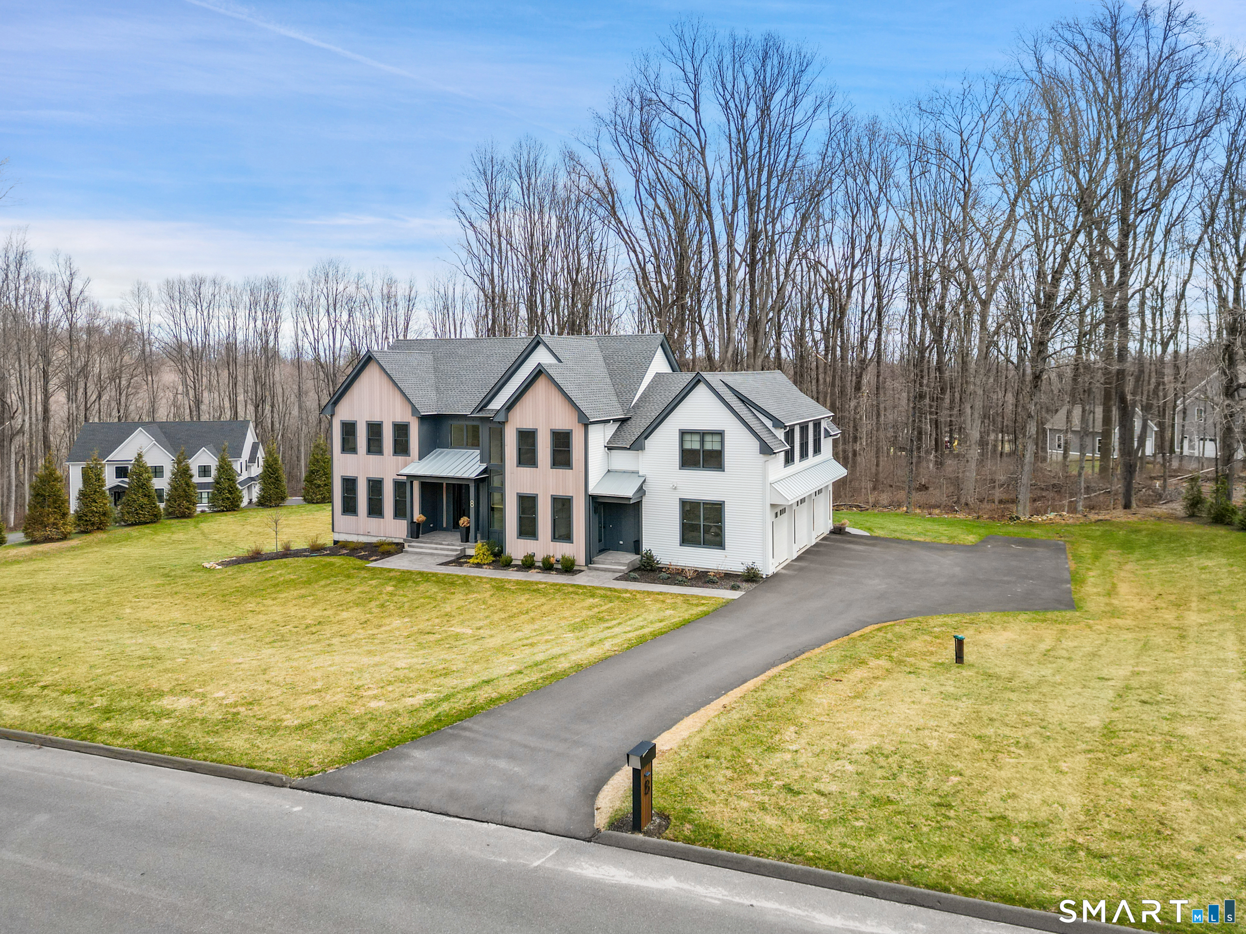 8 Holly Lane Newtown CT 06482