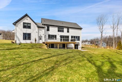 8 Holly Lane Newtown CT 06482