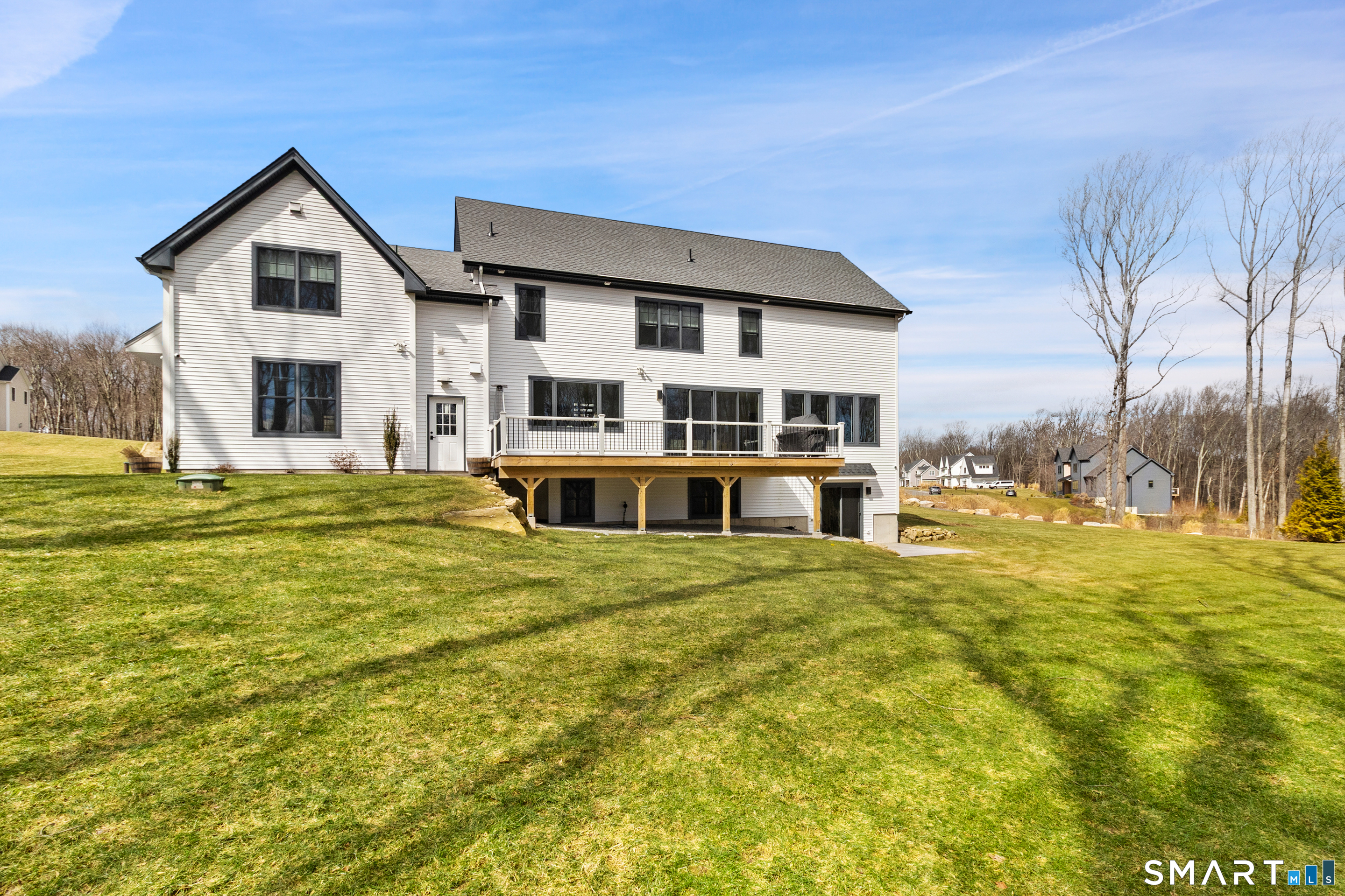 8 Holly Lane Newtown CT 06482