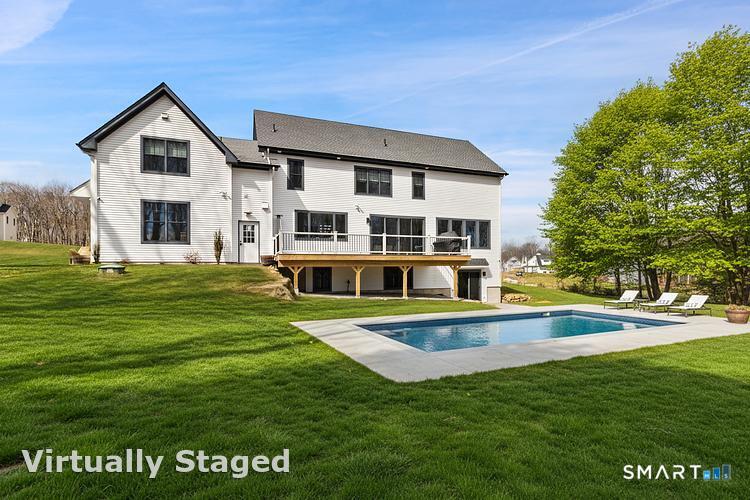 8 Holly Lane Newtown CT 06482