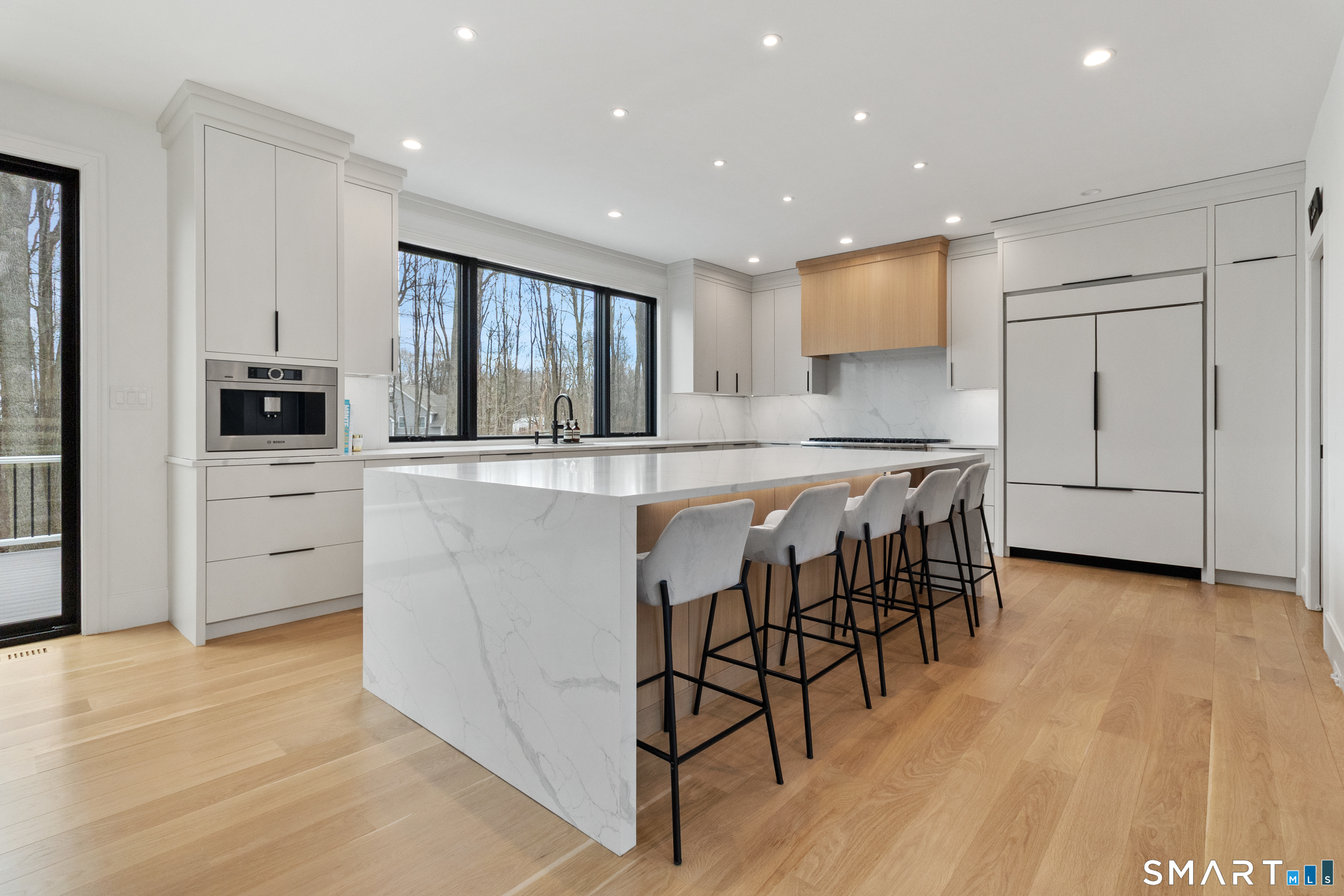 8 Holly Lane Newtown CT 06482