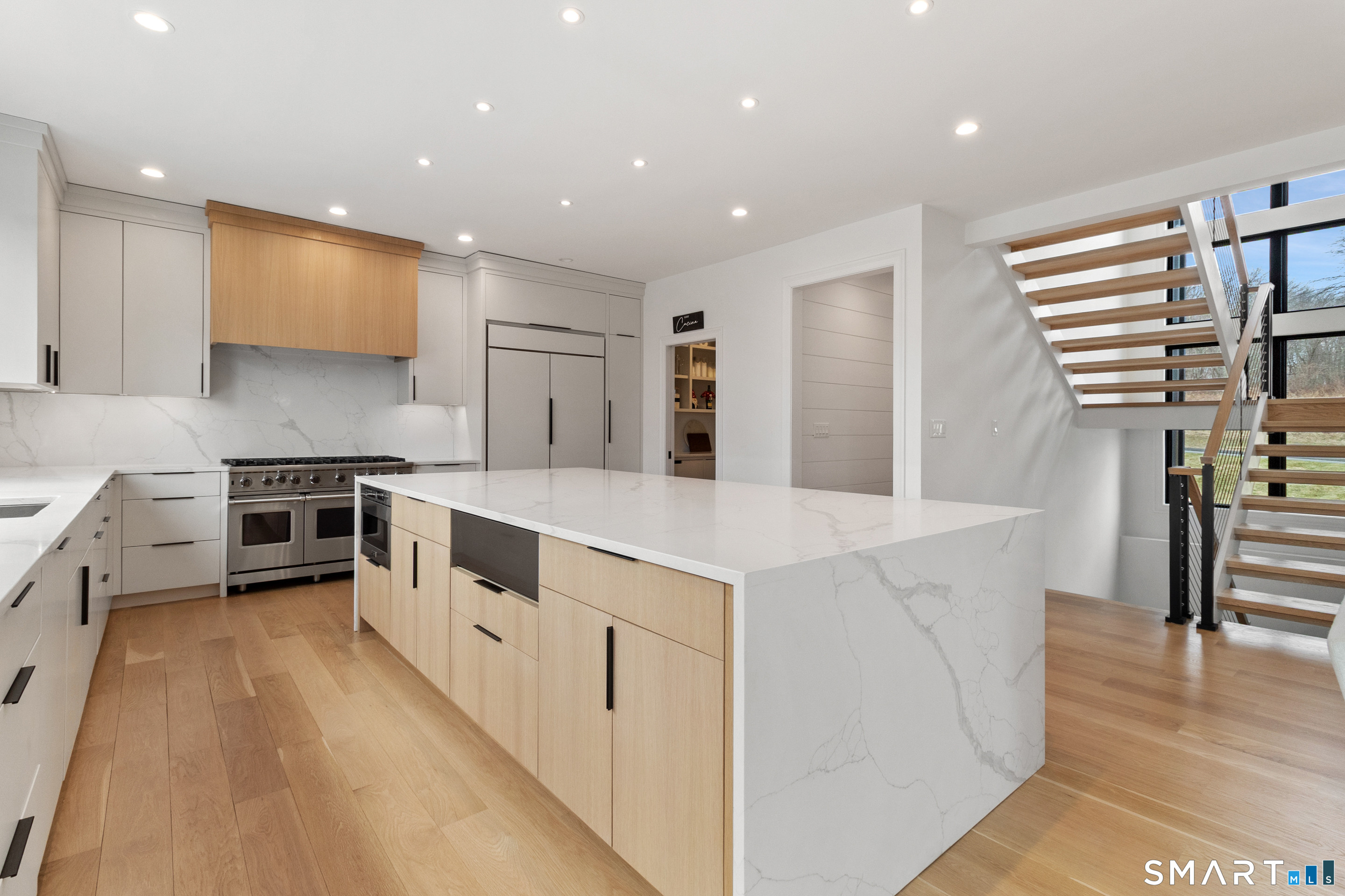 8 Holly Lane Newtown CT 06482