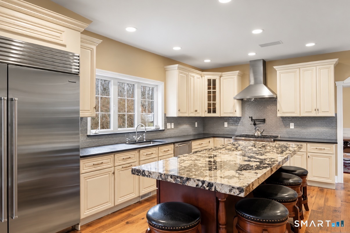15 Wedgewood Court Newtown CT 06470