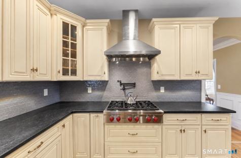 15 Wedgewood Court Newtown CT 06470