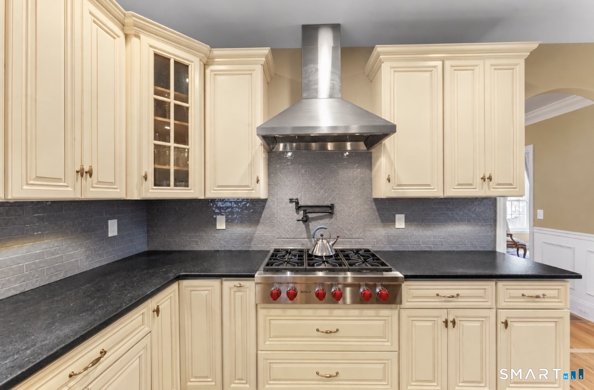 15 Wedgewood Court Newtown CT 06470