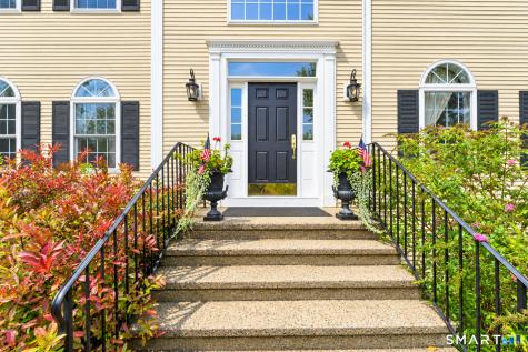 15 Wedgewood Court Newtown CT 06470