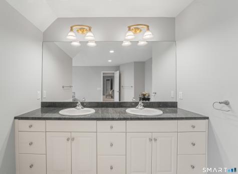 15 Wedgewood Court Newtown CT 06470