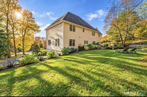 15 Wedgewood Court Newtown CT 06470