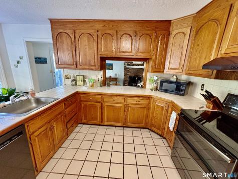 1094 Hopewell Road Glastonbury CT 06073