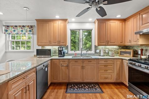 15 Ledgecrest Terrace Manchester CT 06040