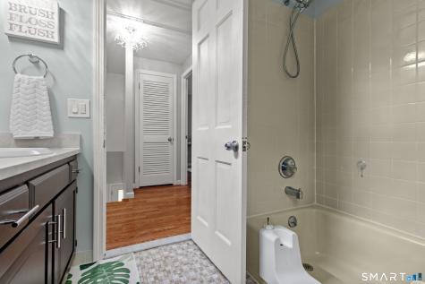 15 Ledgecrest Terrace Manchester CT 06040