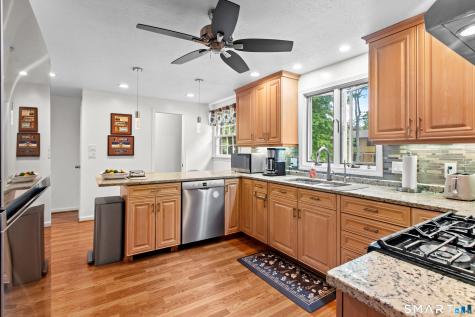 15 Ledgecrest Terrace Manchester CT 06040