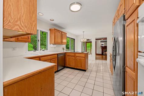 18 Kreiner Lane Norwalk CT 06850