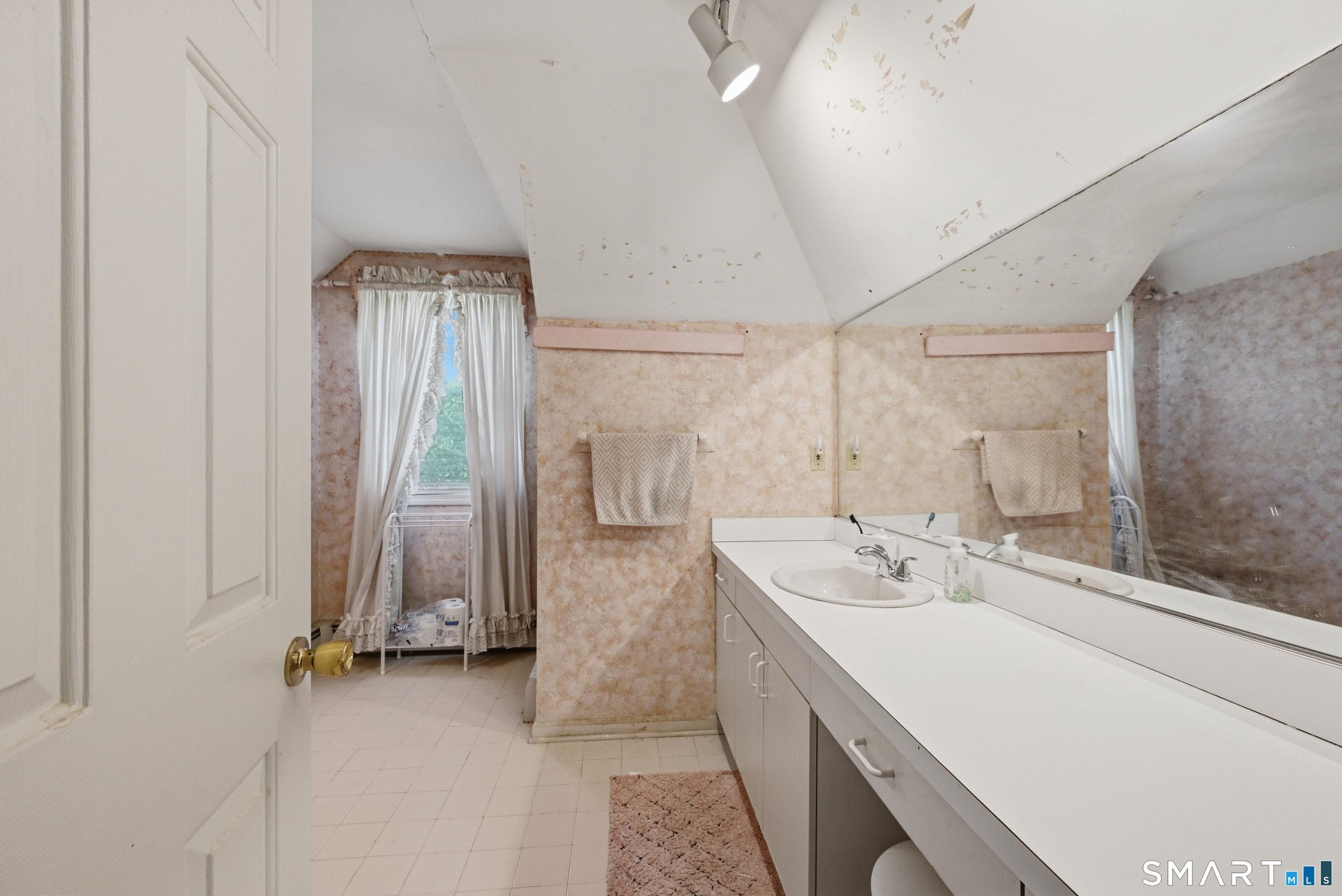 6 Warren Drive Seymour CT 06483