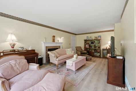 6 Warren Drive Seymour CT 06483