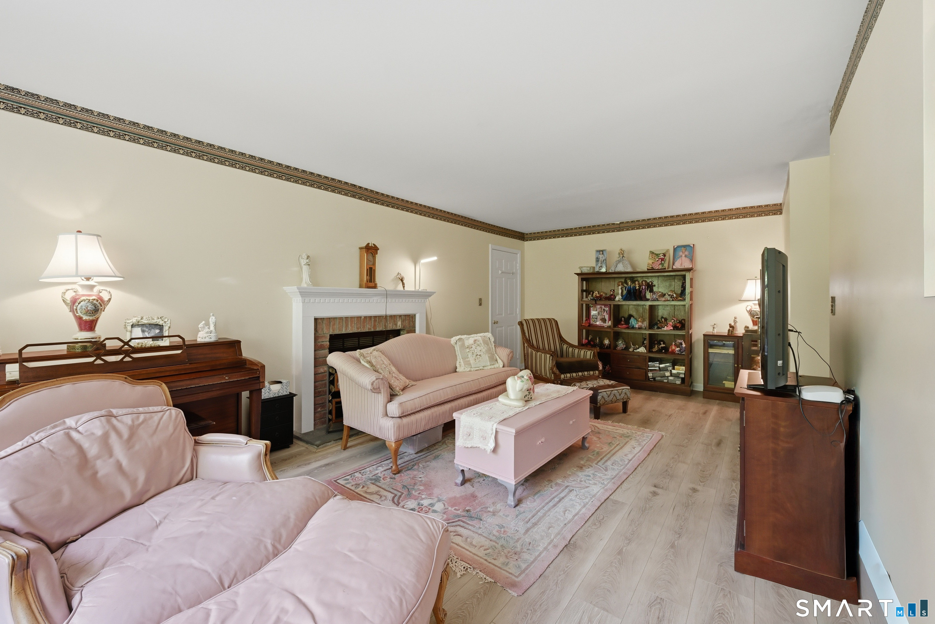 6 Warren Drive Seymour CT 06483