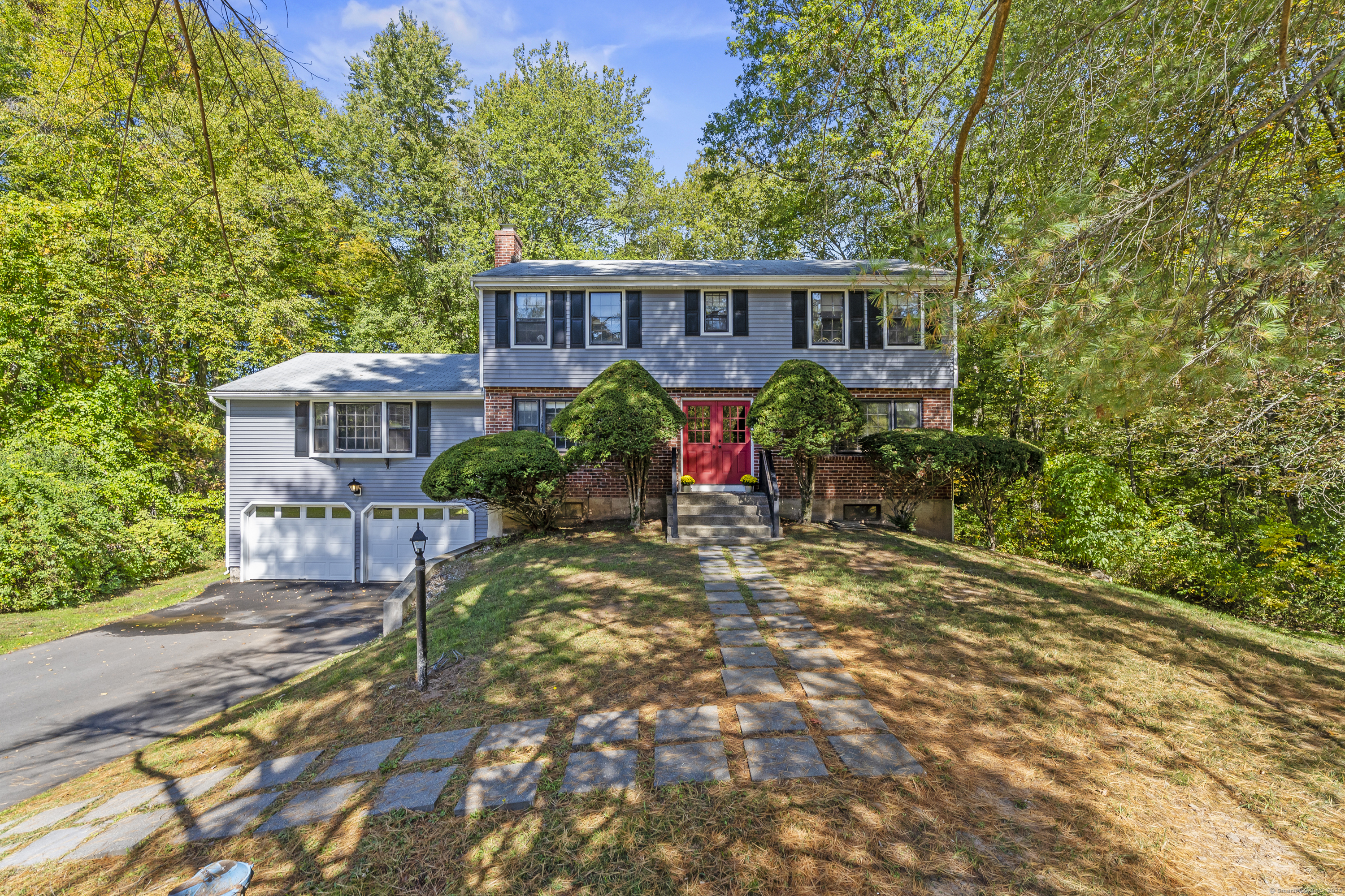 8 Roberts Road Bloomfield CT 06002