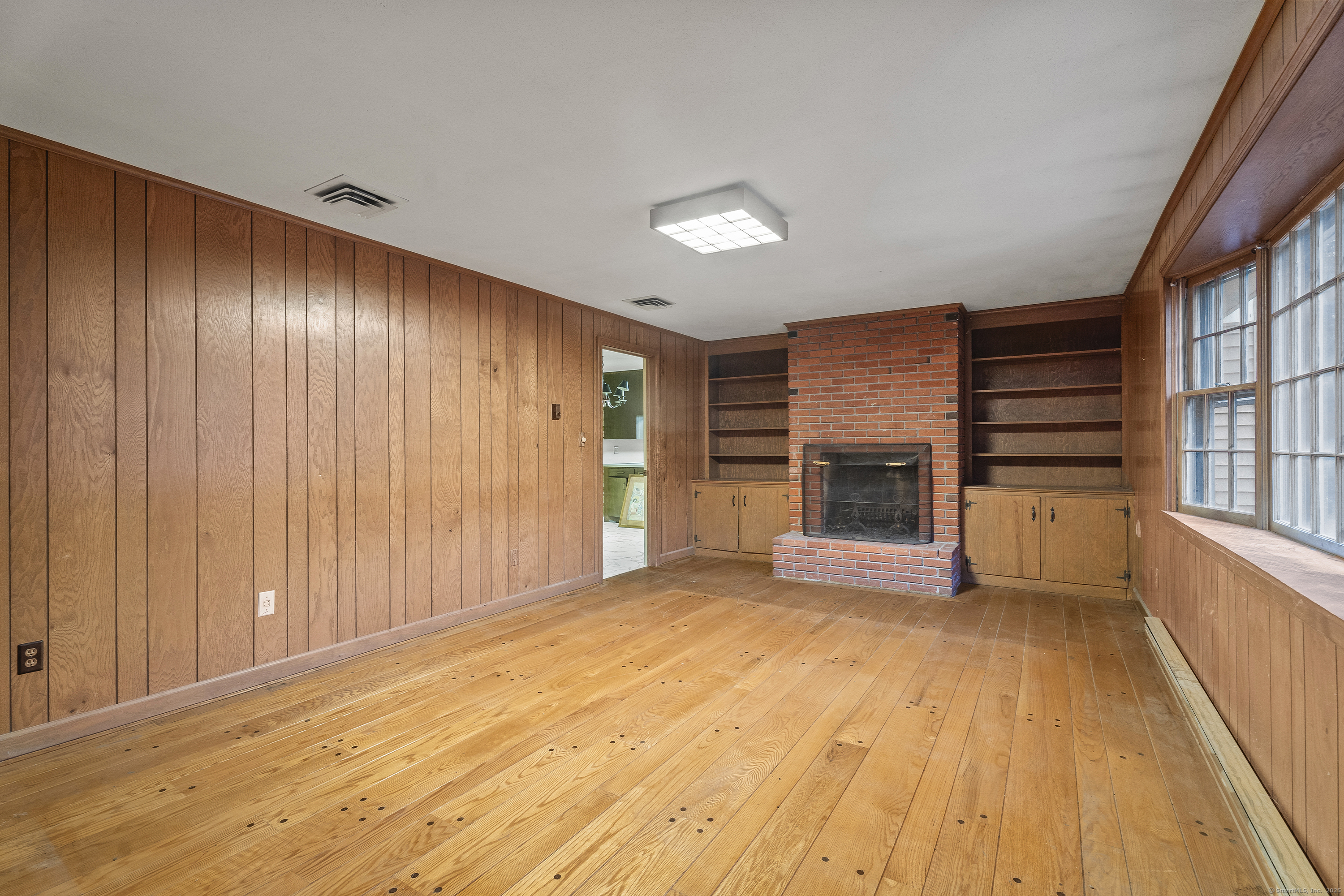 8 Roberts Road Bloomfield CT 06002