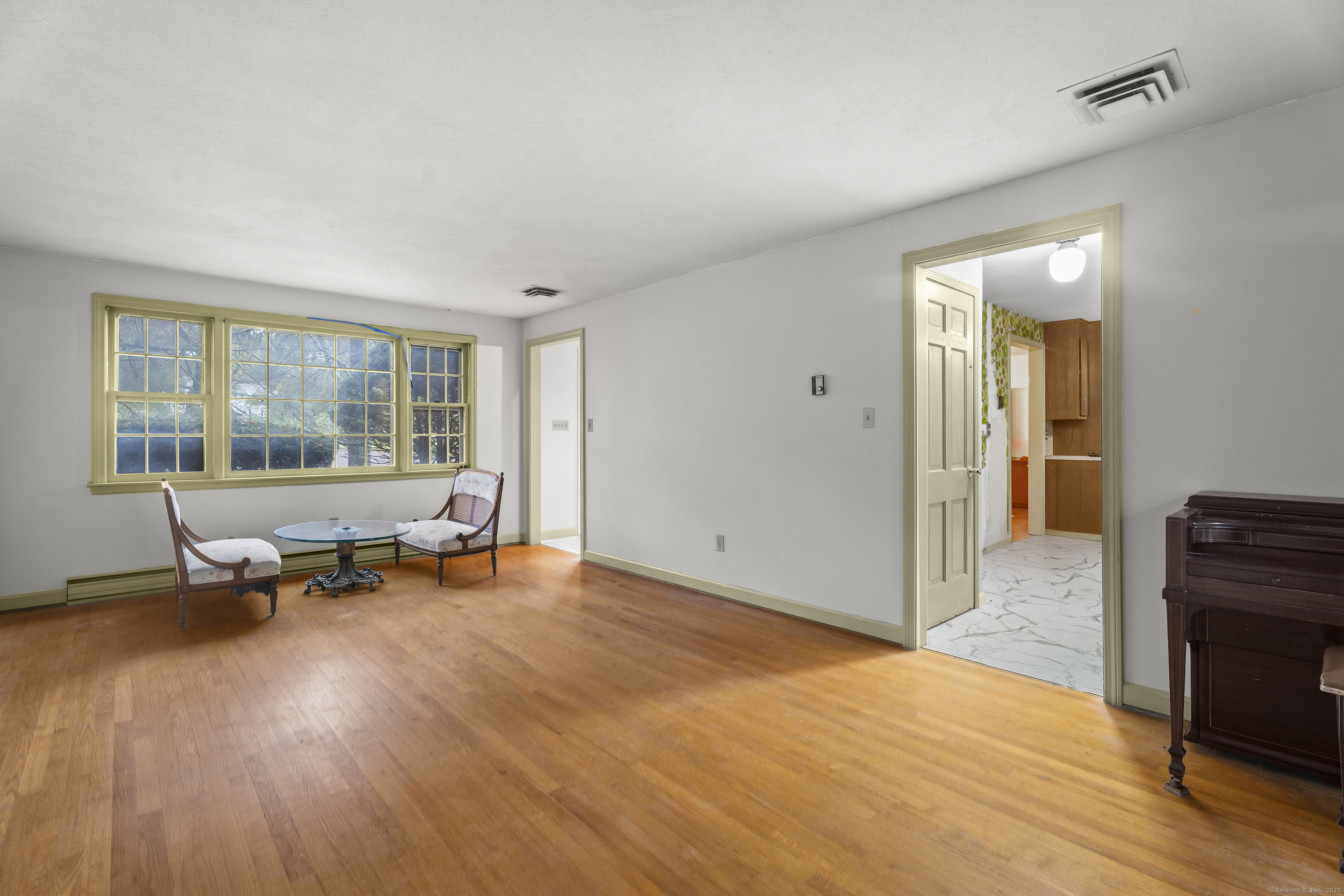 8 Roberts Road Bloomfield CT 06002