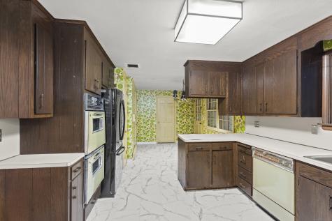 8 Roberts Road Bloomfield CT 06002