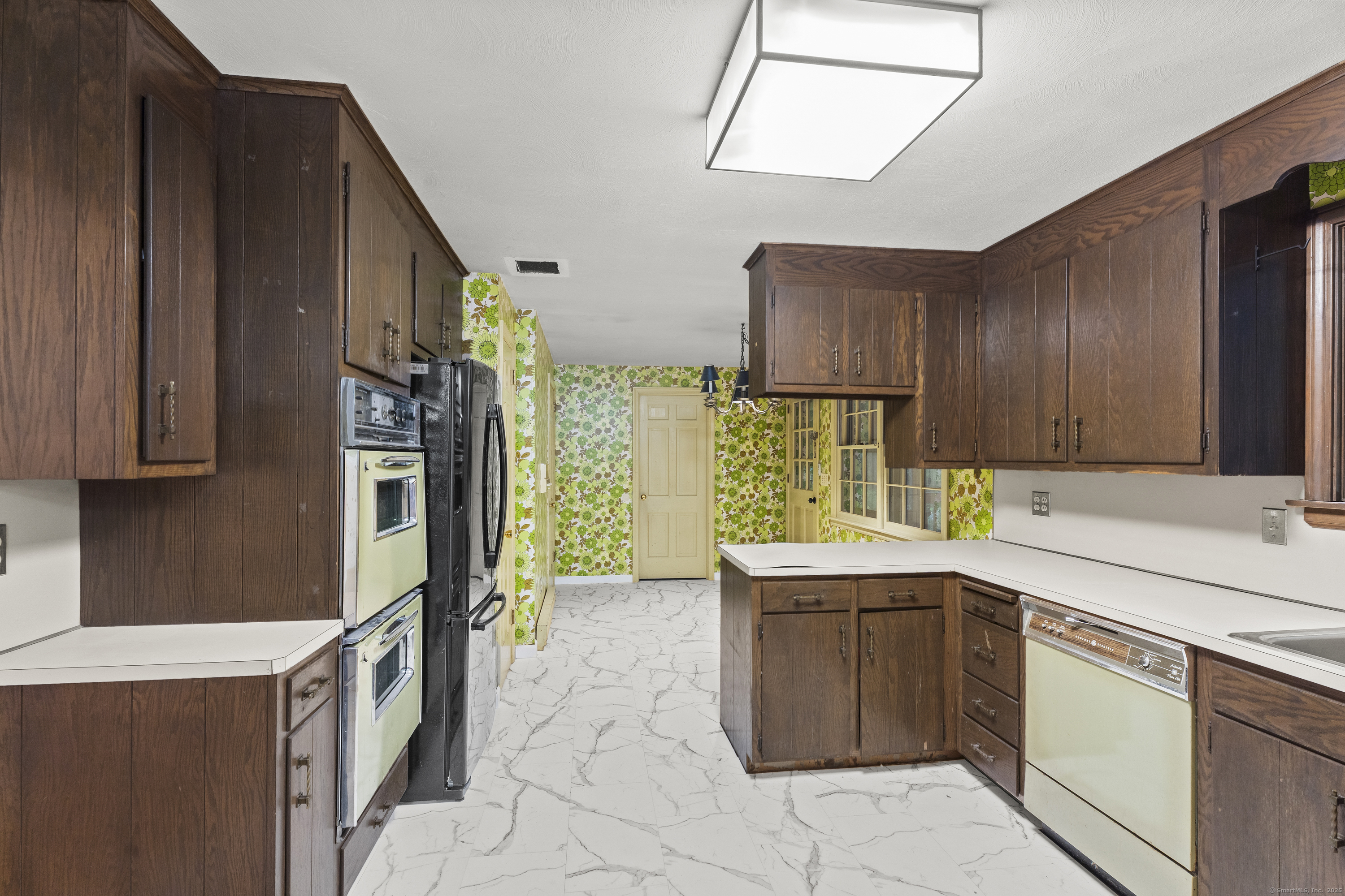 8 Roberts Road Bloomfield CT 06002