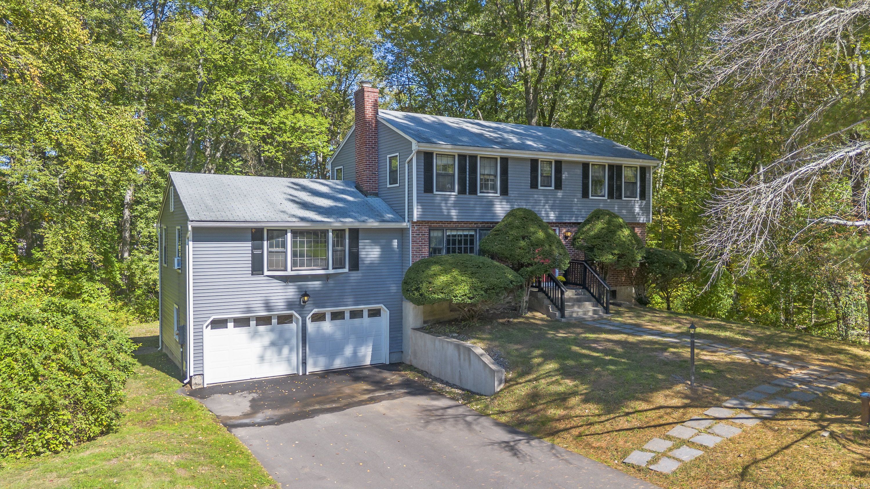 8 Roberts Road Bloomfield CT 06002