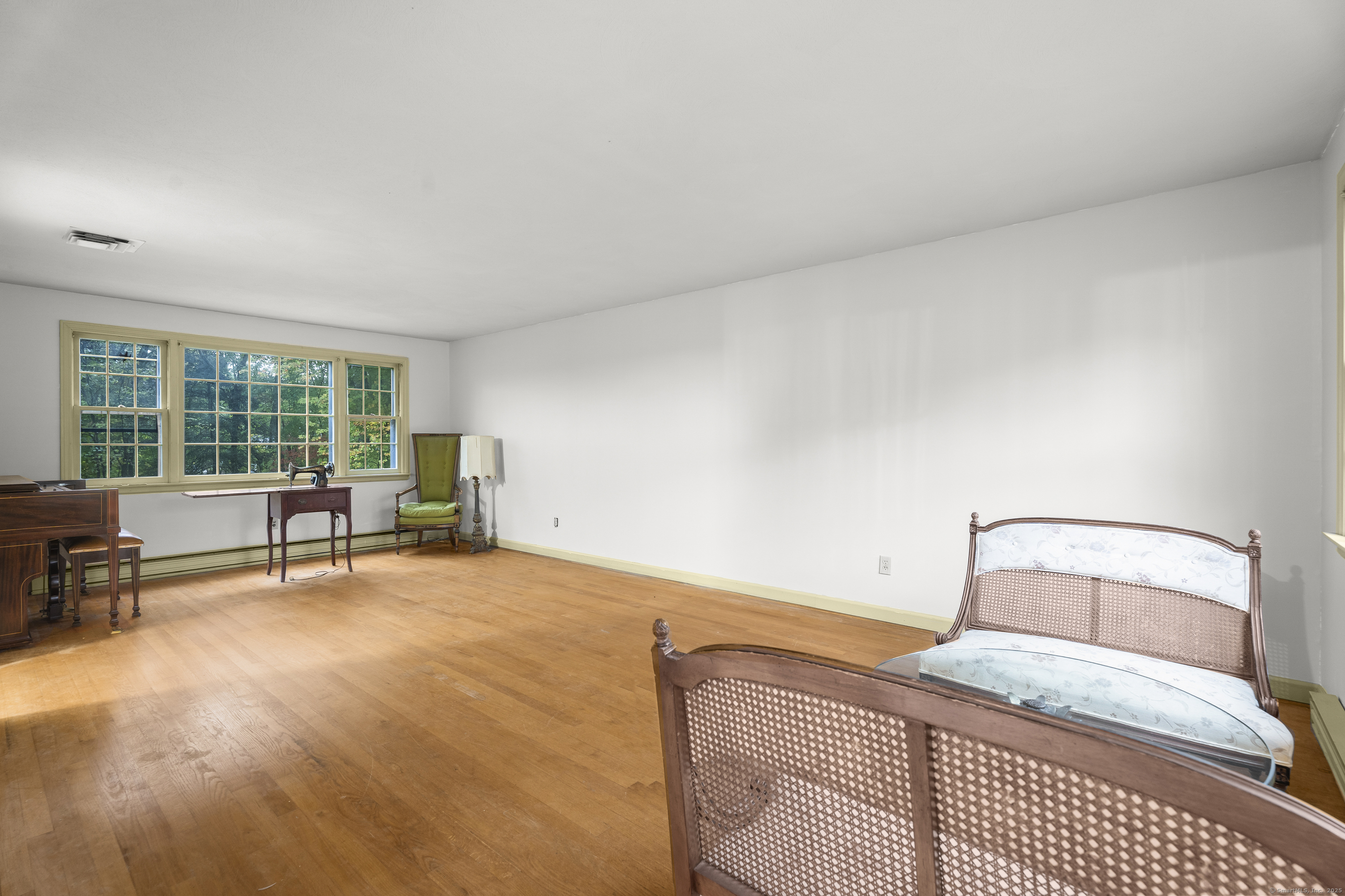 8 Roberts Road Bloomfield CT 06002