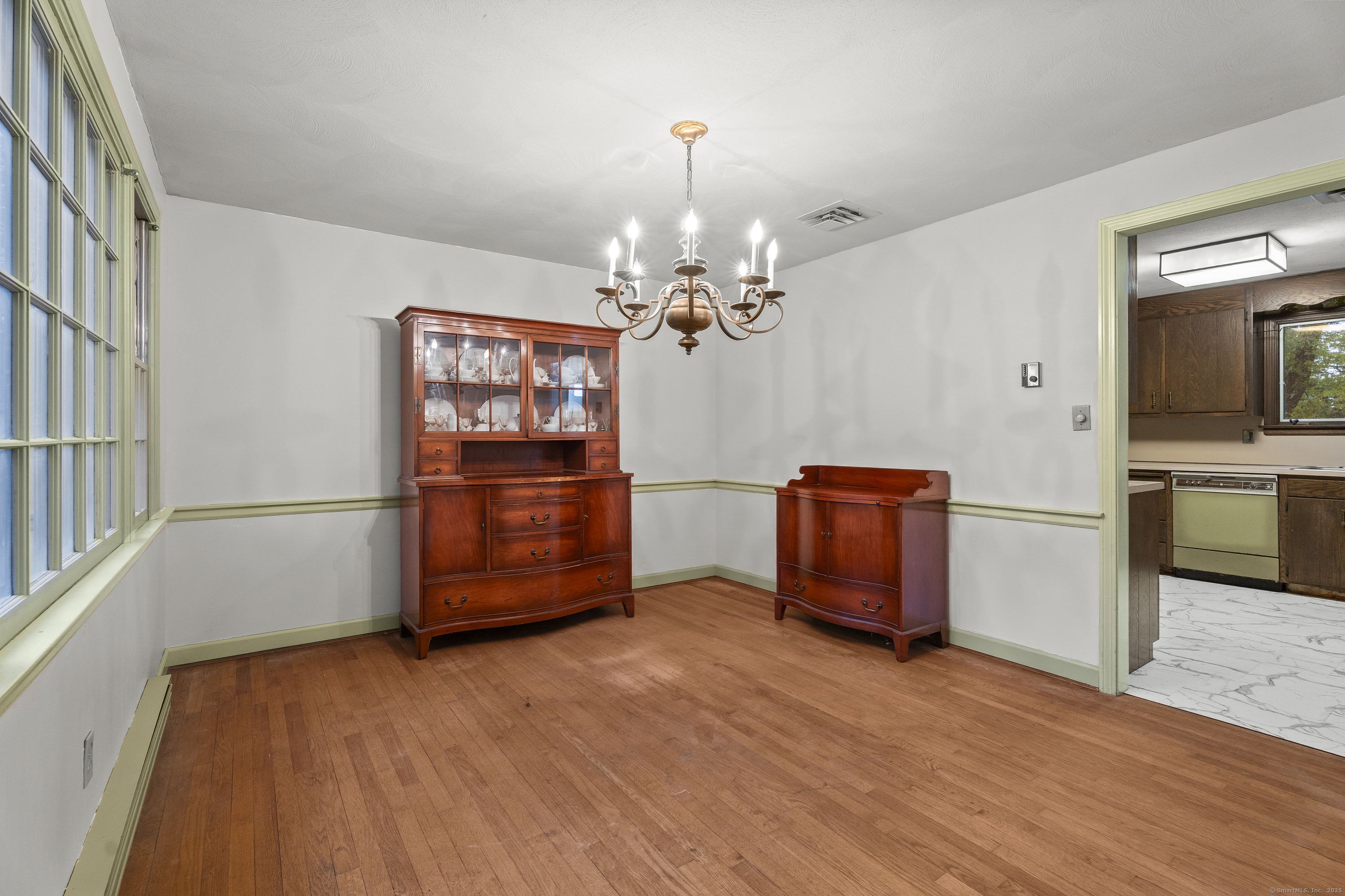 8 Roberts Road Bloomfield CT 06002