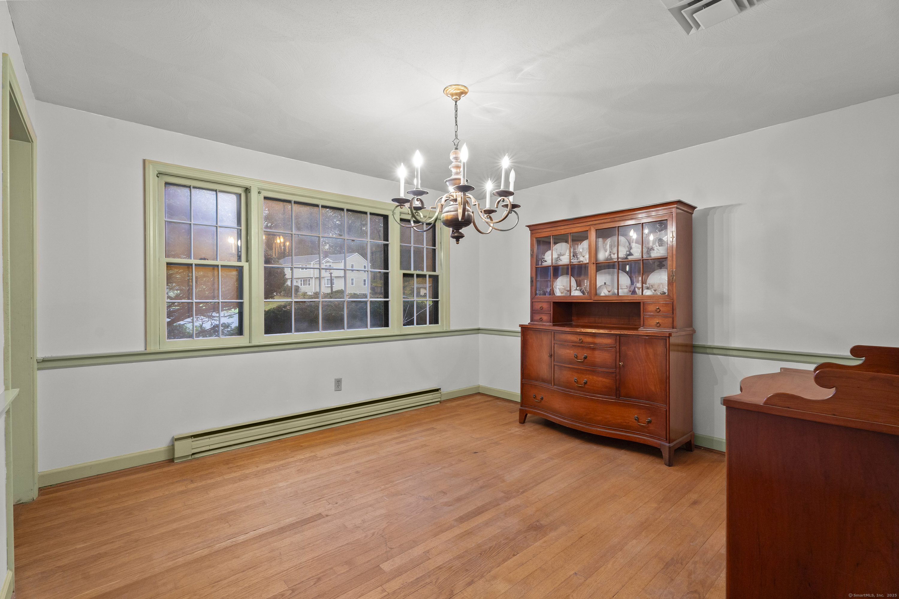 8 Roberts Road Bloomfield CT 06002