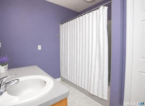 4 Rockledge Lane Canton CT 06019