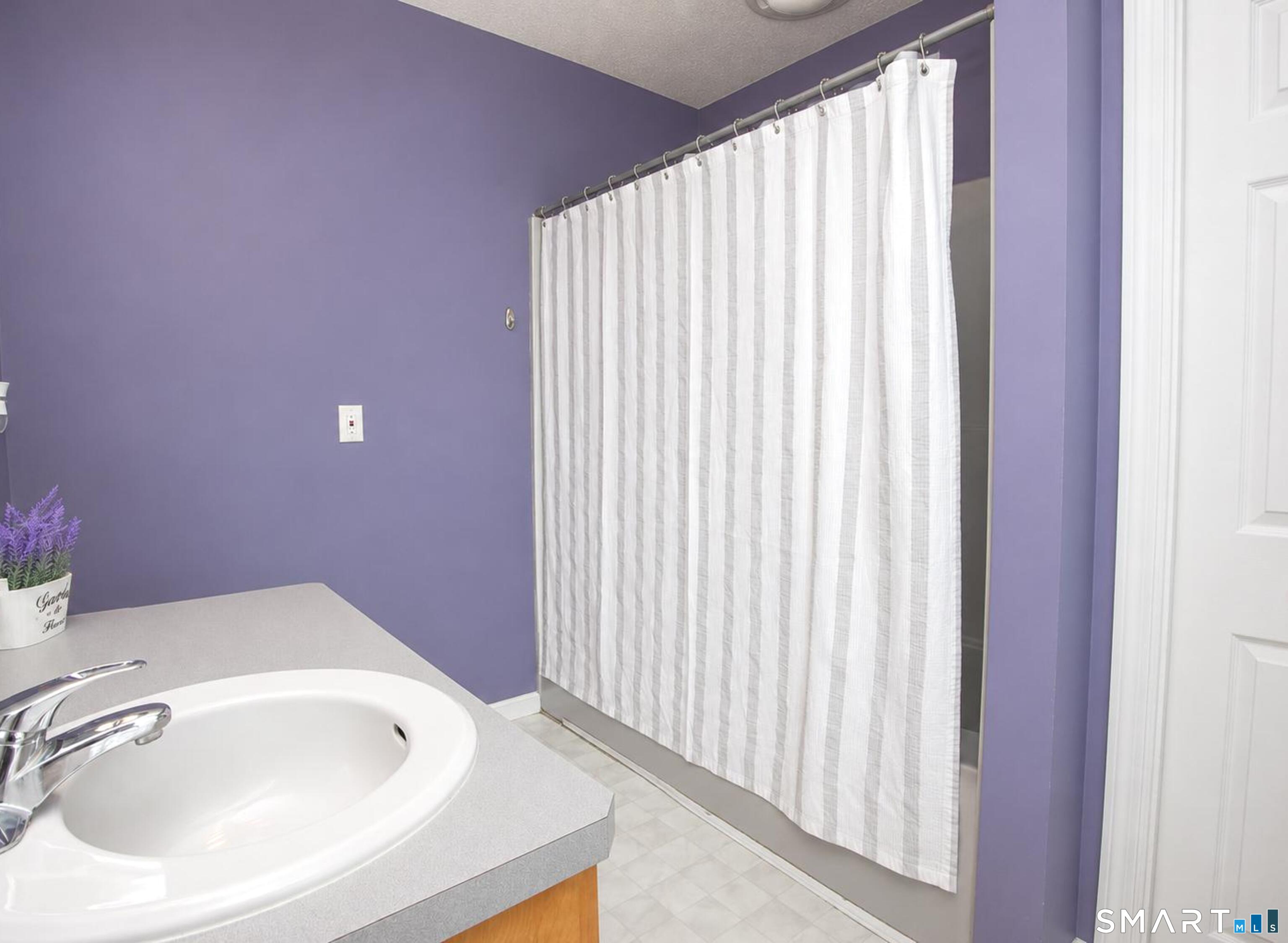 4 Rockledge Lane Canton CT 06019