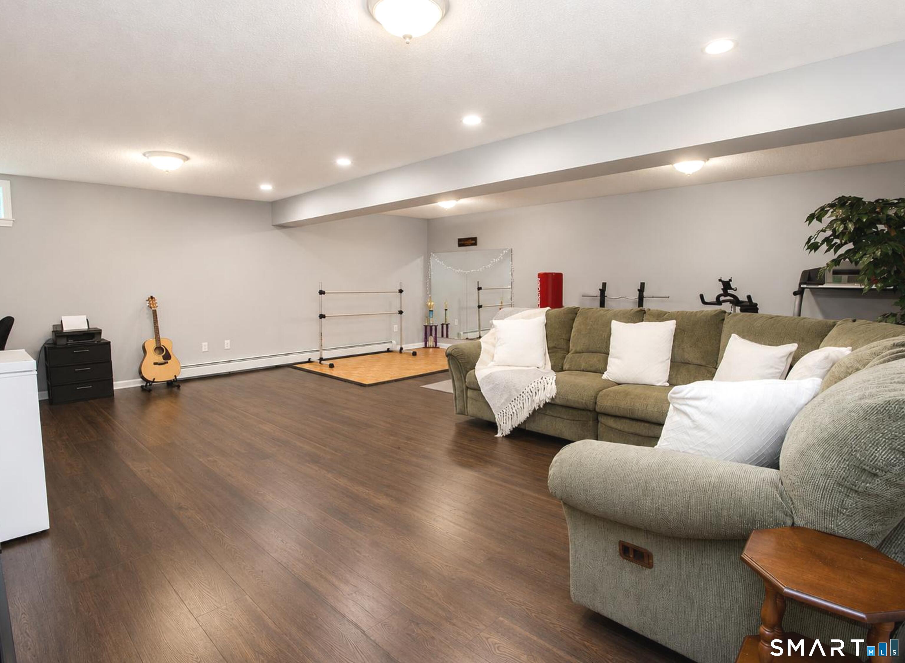 4 Rockledge Lane Canton CT 06019